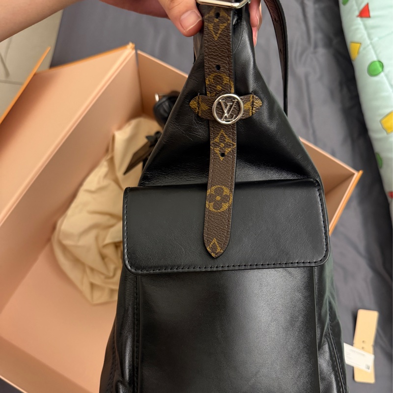 LV Carry all travel bag-13
