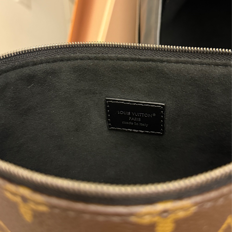 LV Carry all travel bag-16