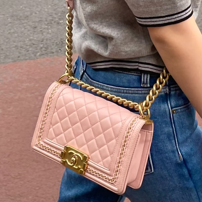 CHANEL香奈兒Leboy25中號櫻花粉限量宮庭編織滾邊款-2