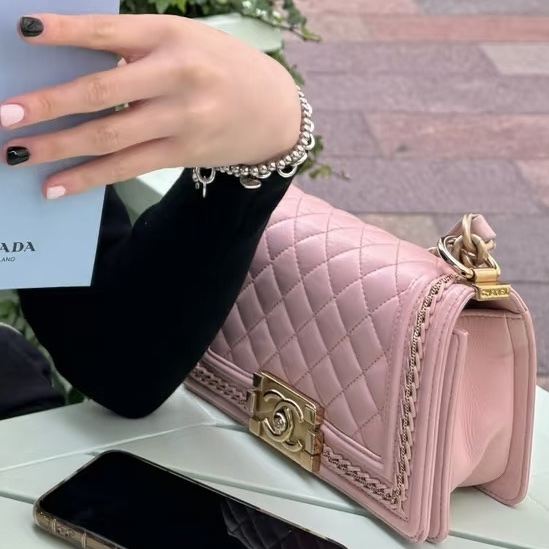 CHANEL香奈兒Leboy25中號櫻花粉限量宮庭編織滾邊款-6