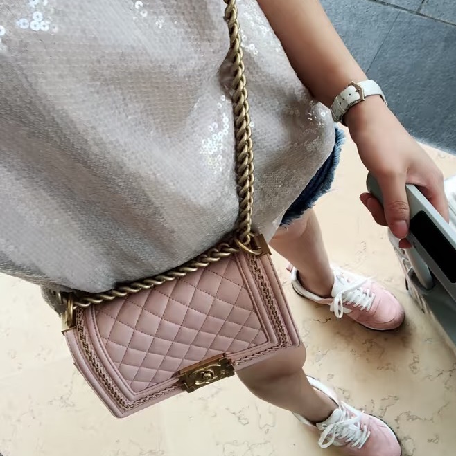 CHANEL香奈兒Leboy25中號櫻花粉限量宮庭編織滾邊款-8