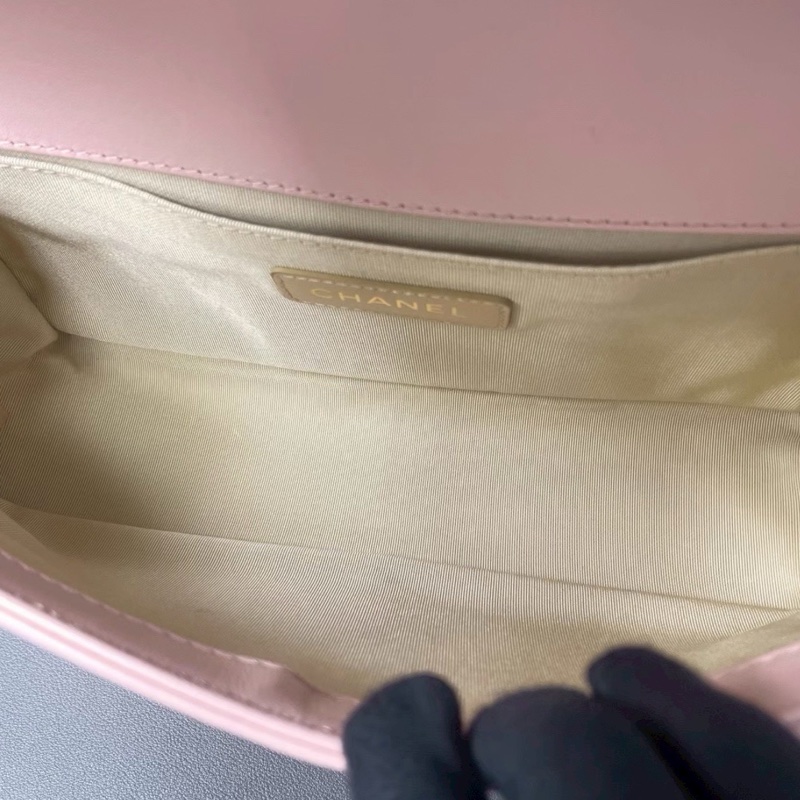 CHANEL香奈兒Leboy25中號櫻花粉限量宮庭編織滾邊款-17