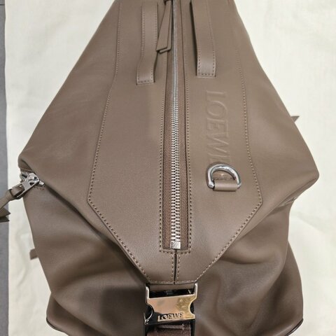LOEWE 經典小牛皮 Convertible 背包 大象灰 男生後背包