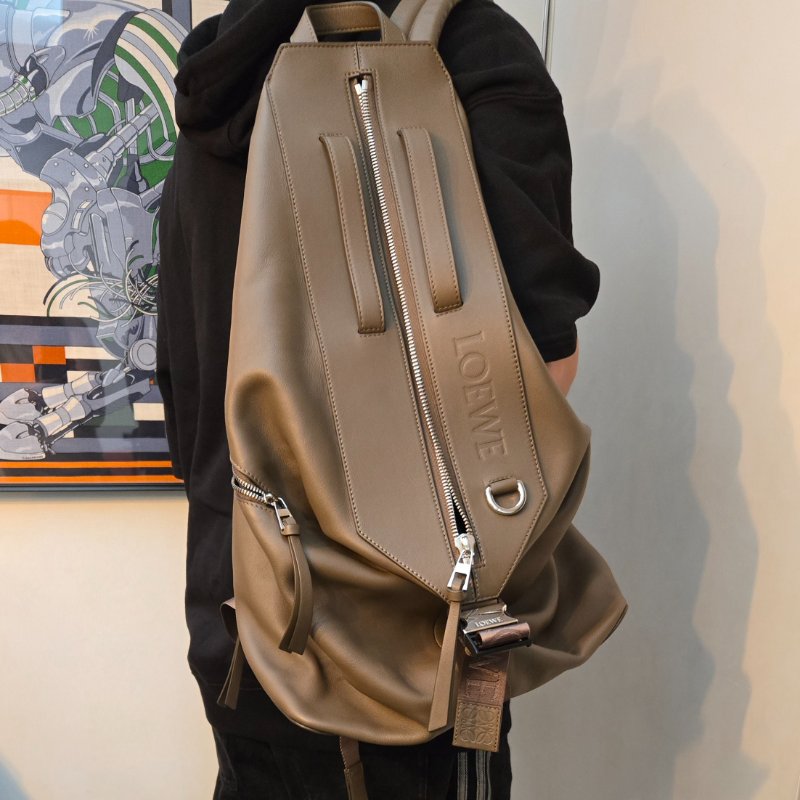 LOEWE 經典小牛皮 Convertible 背包 大象灰 男生後背包-7