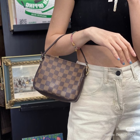 LV 棋盤格小方胖