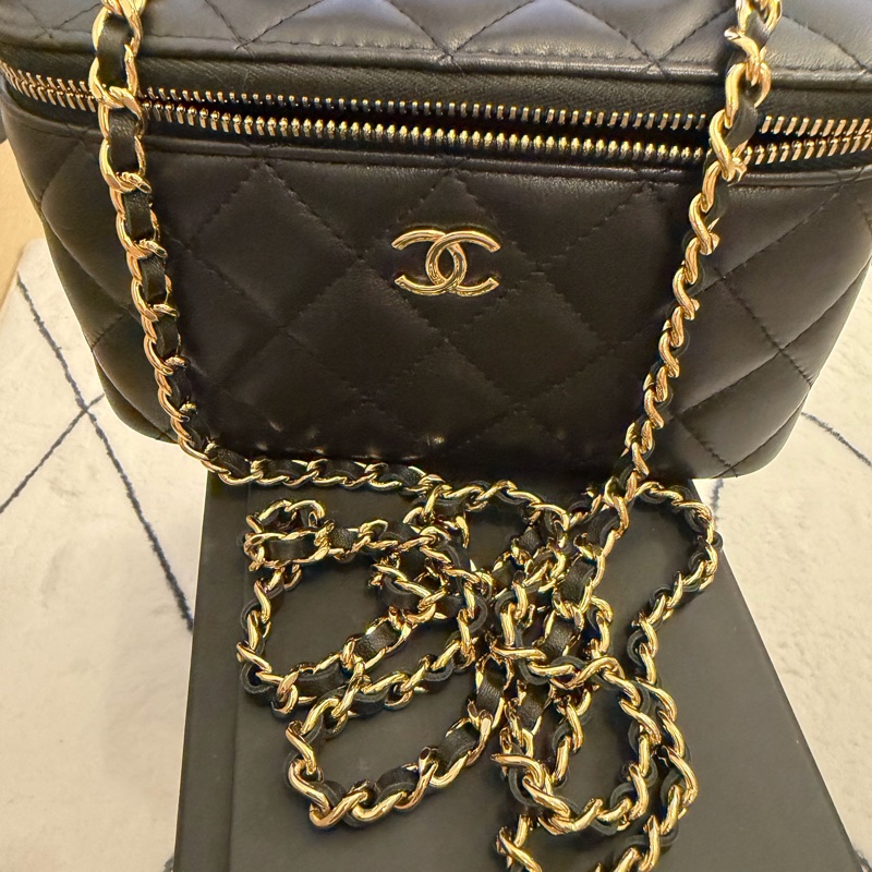 Chanel 黑色羊皮長盒子化妝盒-11