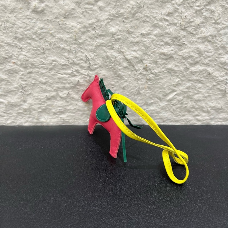 98新Hermes/愛馬仕粉色拼綠色小馬掛件、包掛-3