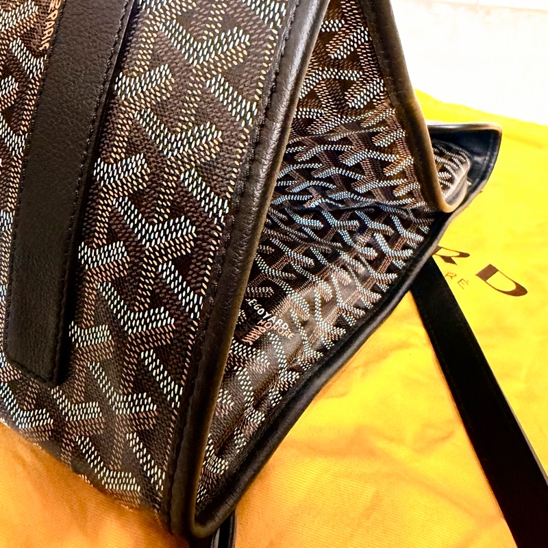Goyard 可折疊超輕🔥原價10幾萬+ 現在撿到賺到💥黑色經典老花雙肩後背包-9