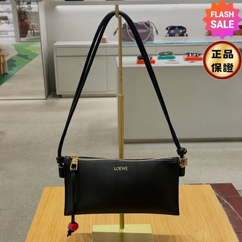 ⏰限時特賣 當季原價6萬5🌺Loewe Joya Pouch 納帕小牛皮斜背包 黑色-0