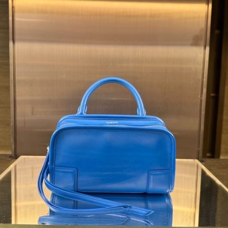 ⏰限時特賣 當季原價10萬2🌺Loewe Mini Amazona 180 柔軟小牛皮手提包 克萊茵藍﻿-4
