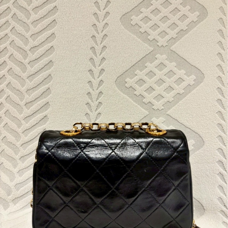✨Chanel vintage 雕花雙C扣小元寶 CF-5