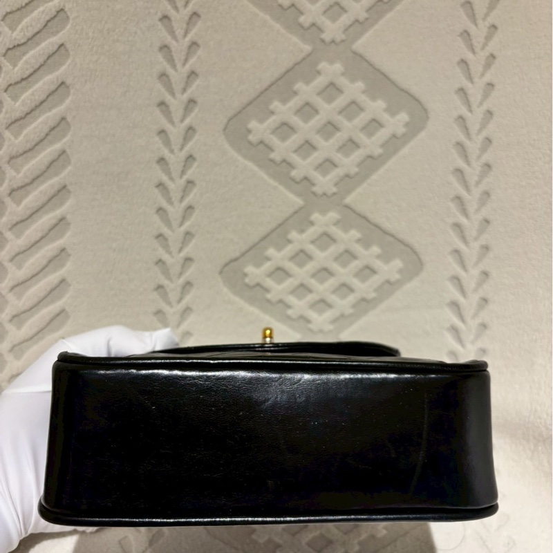 ✨Chanel vintage 雕花雙C扣小元寶 CF-11