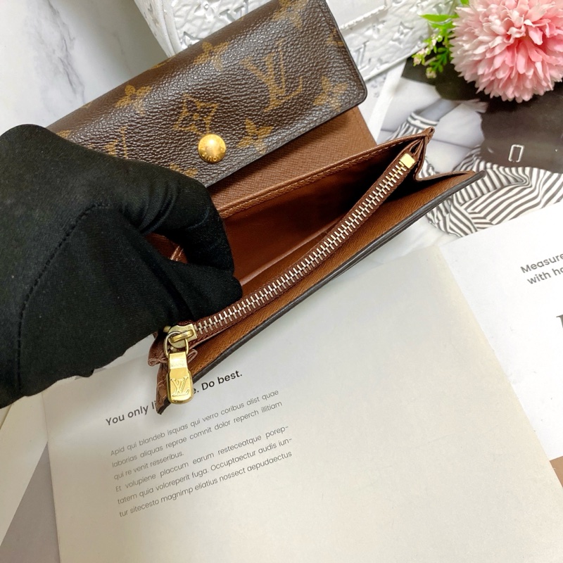 LV M60047老花三折中夾 稀有實用款🏅 實用多卡層附鏈條組可當小包-15