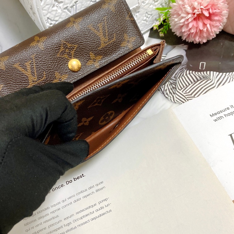 LV M60047老花三折中夾 稀有實用款🏅 實用多卡層附鏈條組可當小包-18