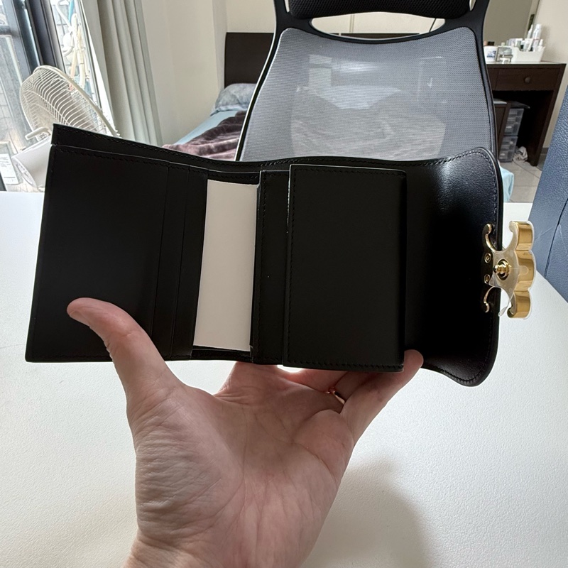 CELINE TRIOMPHE翻蓋錢包 黑金色-11