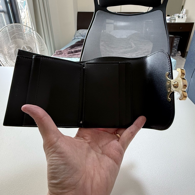 CELINE TRIOMPHE翻蓋錢包 黑金色-12