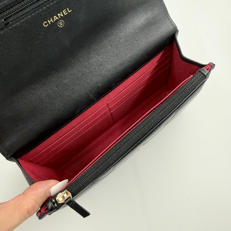 CHANEL-黑色羊皮金釦19 WOC手提斜背包-17