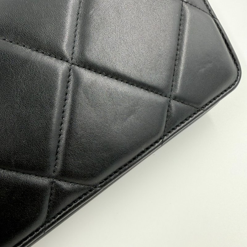 CHANEL-黑色羊皮金釦19 WOC手提斜背包-33