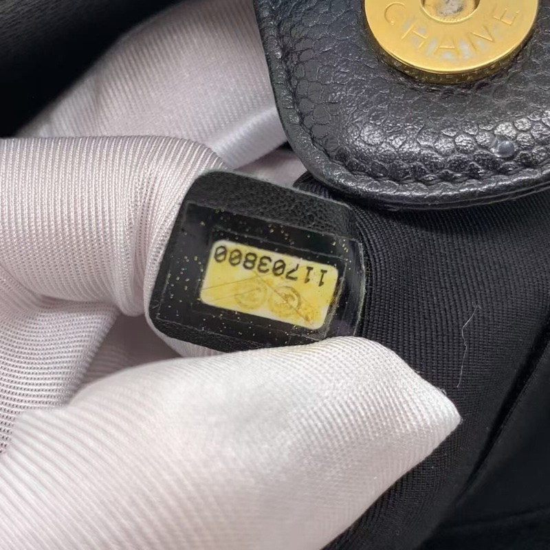 二手Chanel香奈兒pst黑金購物袋，鐳射11開，邊角輕微磨損，成色如圖-8