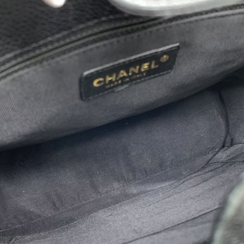 二手Chanel香奈兒pst黑金購物袋，鐳射11開，邊角輕微磨損，成色如圖-9