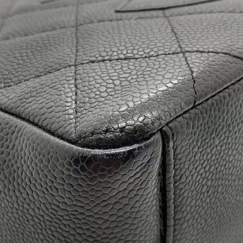 二手Chanel香奈兒pst黑金購物袋，鐳射11開，邊角輕微磨損，成色如圖-14