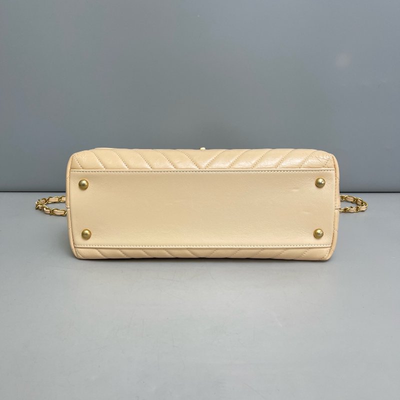 香奈兒/Chanel Coco handle中號奶茶色牛皮V紋包-5