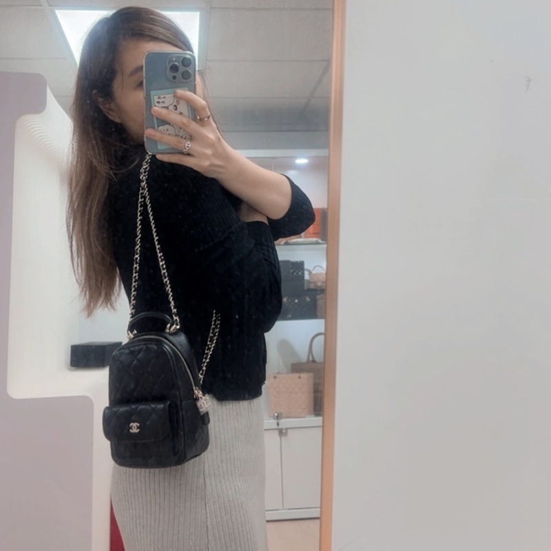 Chanel 黑金牛皮 迷你雙肩包/小背包-13