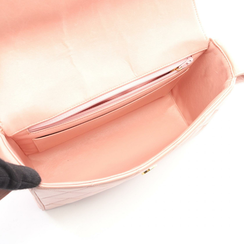 香奈兒 (CHANEL) Matelasse 單肩斜背包，羊皮材質，粉紅色，金色五金，二手 CC-2