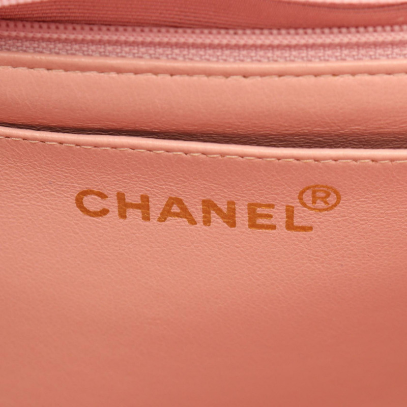 香奈兒 (CHANEL) Matelasse 單肩斜背包，羊皮材質，粉紅色，金色五金，二手 CC-3