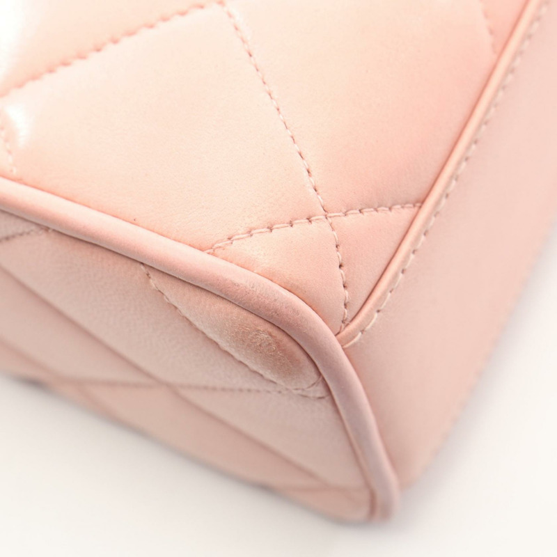 香奈兒 (CHANEL) Matelasse 單肩斜背包，羊皮材質，粉紅色，金色五金，二手 CC-7