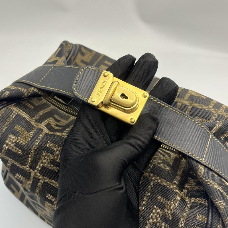 🏷Fendi飯盒包-2