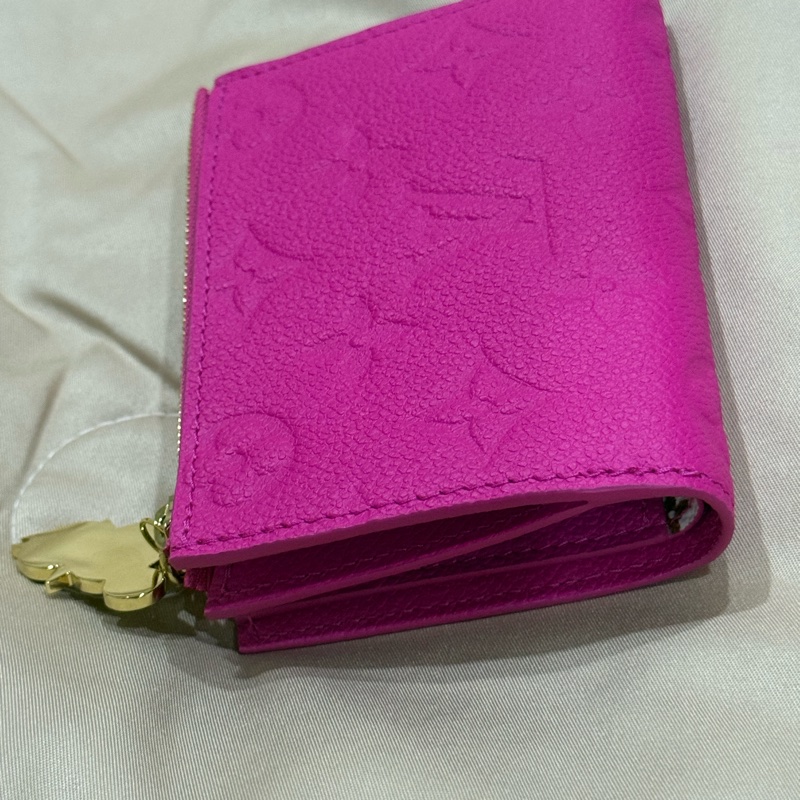 Louis Vuitton 路易威登M14087 村上隆聯名系列經典Monogram壓紋牛皮熊貓造型拉鍊皮夾(桃粉色)-3