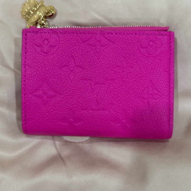 Louis Vuitton 路易威登M14087 村上隆聯名系列經典Monogram壓紋牛皮熊貓造型拉鍊皮夾(桃粉色)-5