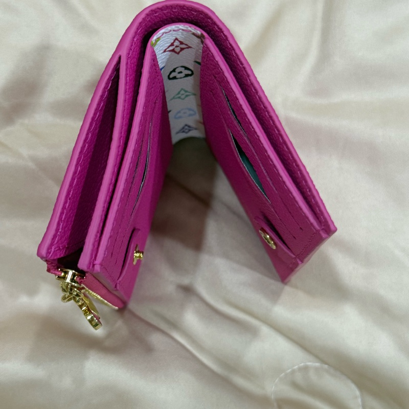 Louis Vuitton 路易威登M14087 村上隆聯名系列經典Monogram壓紋牛皮熊貓造型拉鍊皮夾(桃粉色)-8