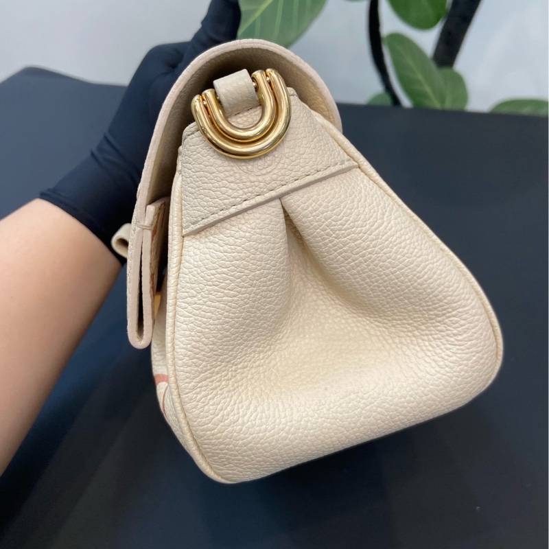 98新 lv  favorite草莓牛奶雲朵包，芯片款，奶油白配粉色老花，金色五金鍊條-2