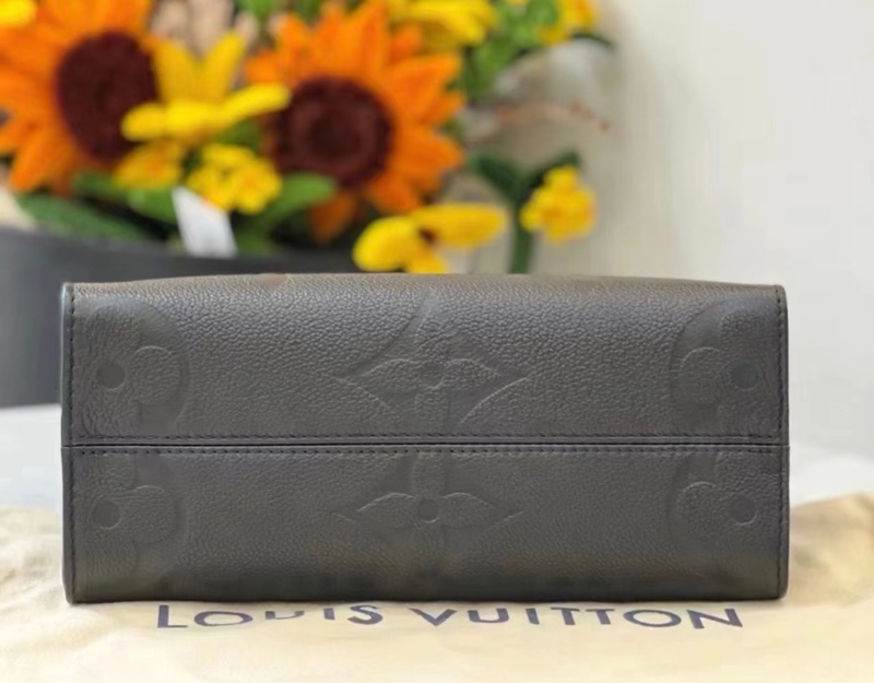 全新❤帶票 Lv 黑色全皮onthego小號-4