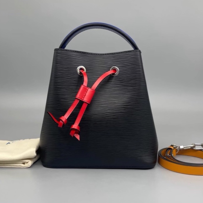 Louis Vuitton 質感上線99新NEW路易威登拼色水波紋水桶BB 手提斜挎單肩包-8