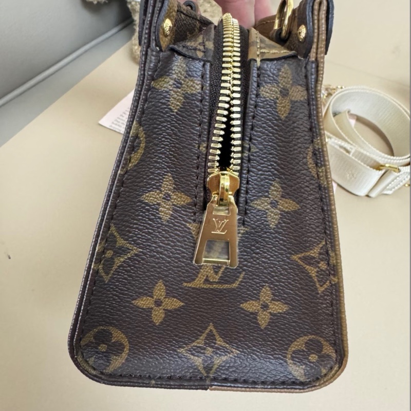 全新🧡帶票 Lv 老花橫版onthego-3
