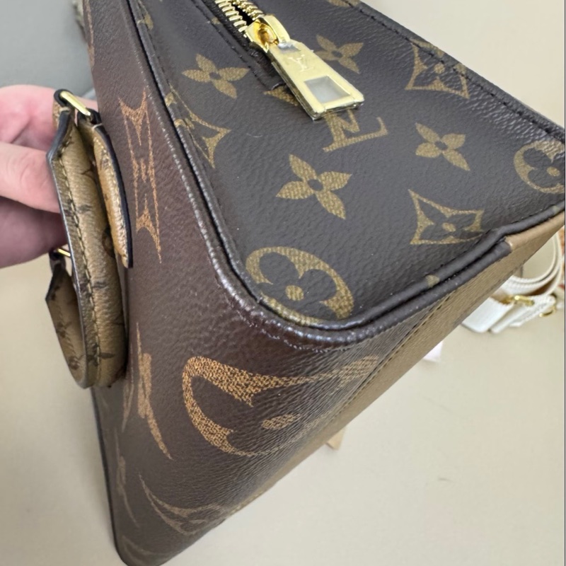 全新🧡帶票 Lv 老花橫版onthego-4