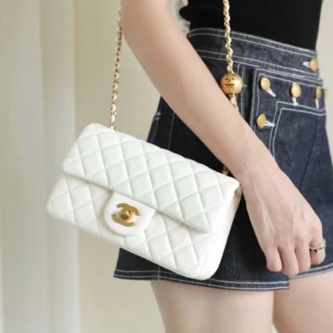美哭🥹白雪公主風😍Chanel香奈兒白金金球調解扣cf大mini單肩斜挎包