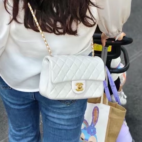 美哭🥹白雪公主風😍Chanel香奈兒白金金球調解扣cf大mini單肩斜挎包-3