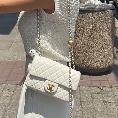 美哭🥹白雪公主風😍Chanel香奈兒白金金球調解扣cf大mini單肩斜挎包-4