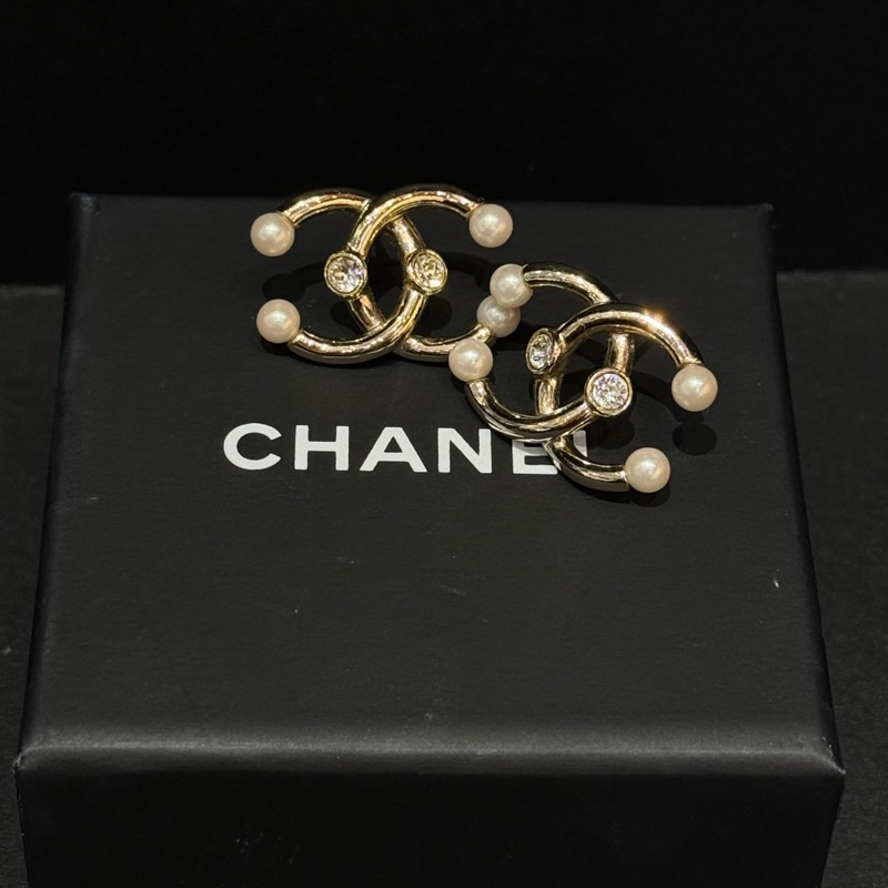 Chanel+雙C珍珠水鑽耳釘+金色+珍珠水鑽點綴++帶盒+設計感強-3