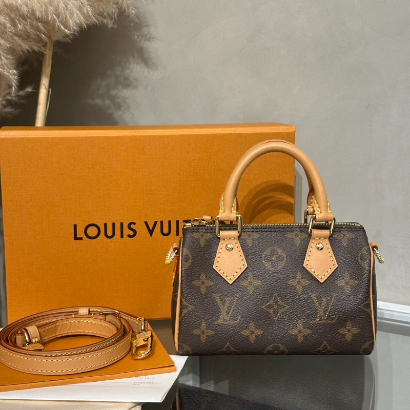 LOUIS VUITTON Nano Speedy-12