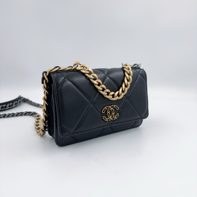 CHANEL黑色羊皮金釦19 woc手提側背包AP0957-3