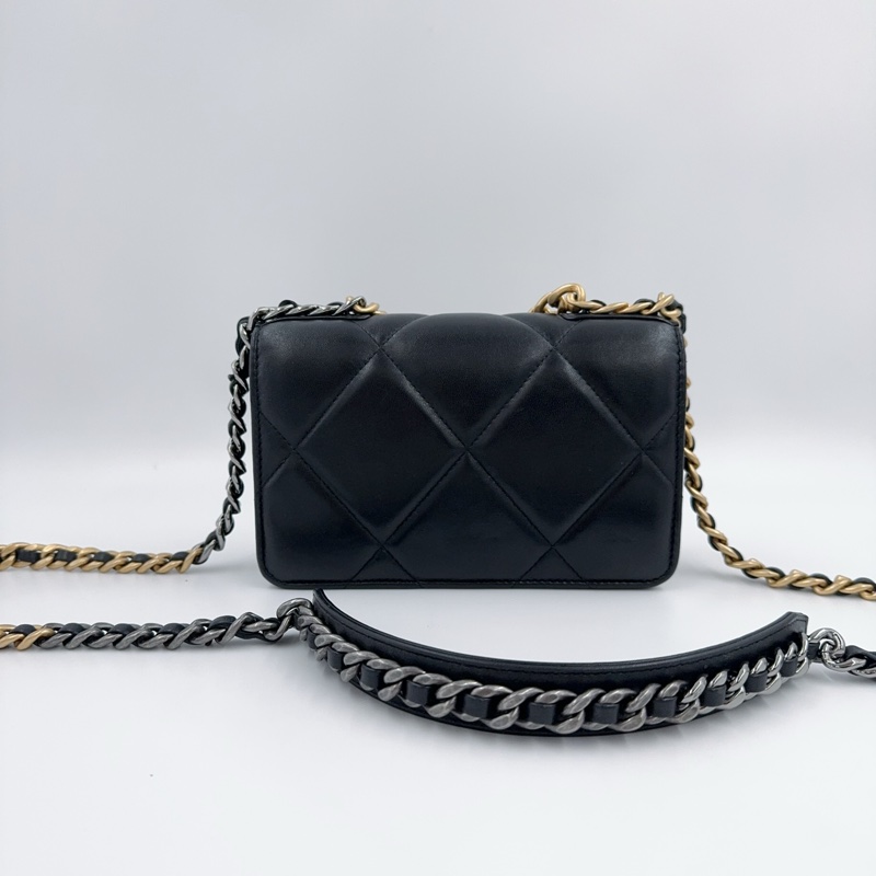 CHANEL黑色羊皮金釦19 woc手提側背包AP0957-5