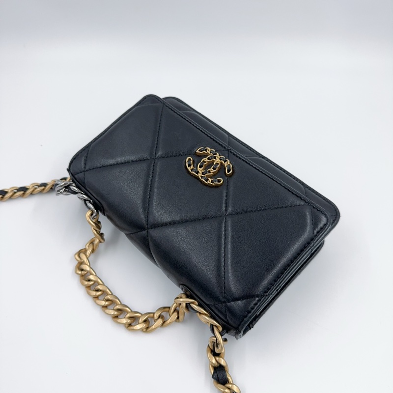 CHANEL黑色羊皮金釦19 woc手提側背包AP0957-6