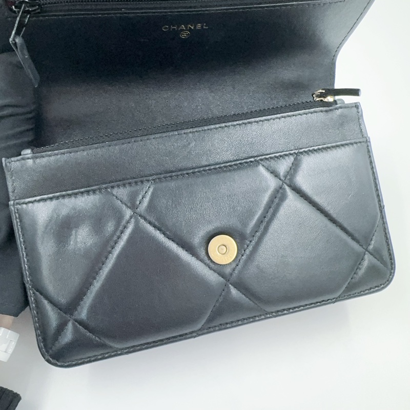 CHANEL黑色羊皮金釦19 woc手提側背包AP0957-10