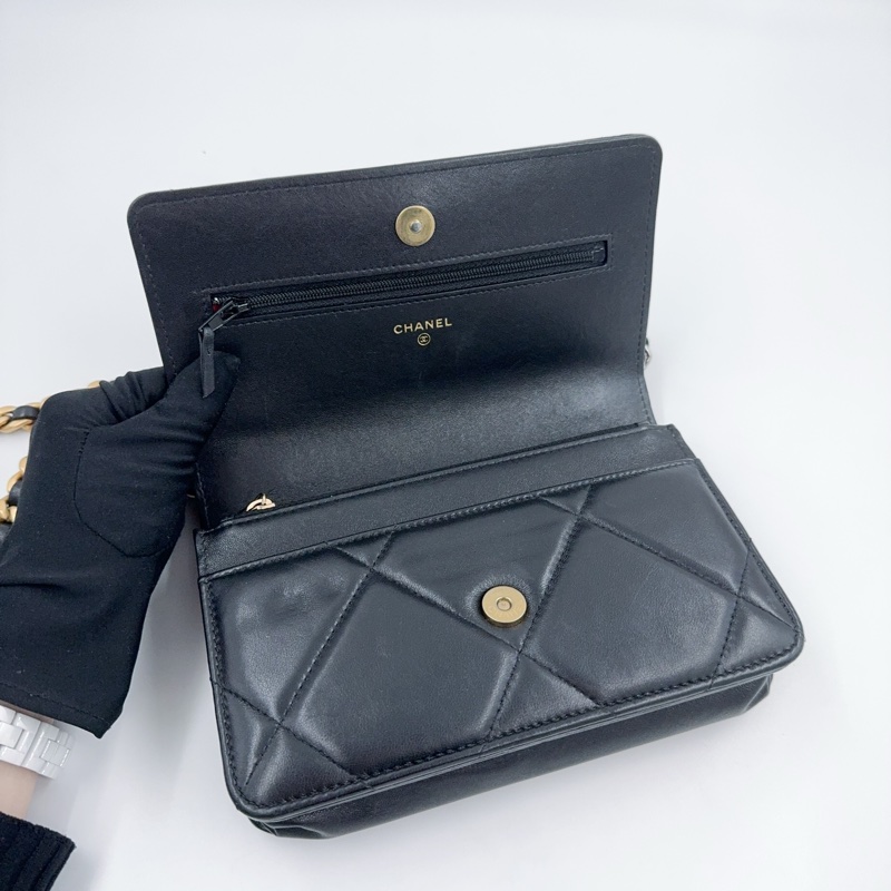 CHANEL黑色羊皮金釦19 woc手提側背包AP0957-13