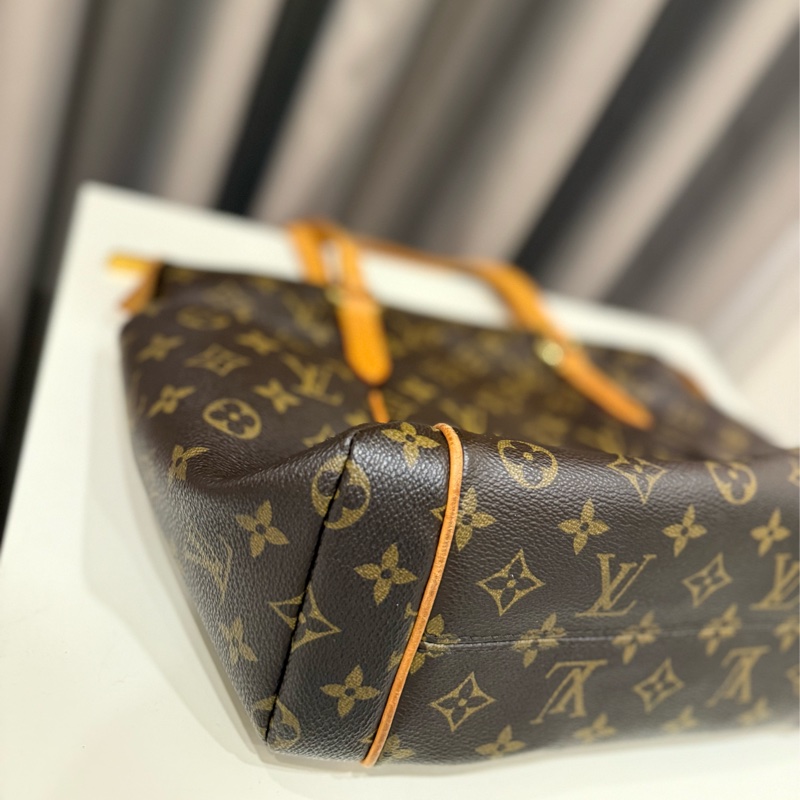 Louis Vuitton Totally MM Monogram Lv經典帆布肩背包-9